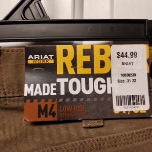 2 pairs of Ariat rebar 31x32